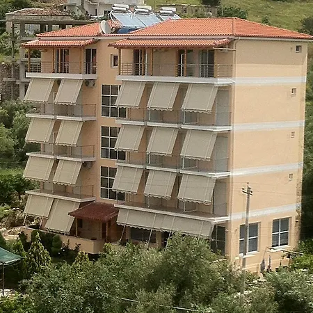 Areti לינה וארוחת בוקר